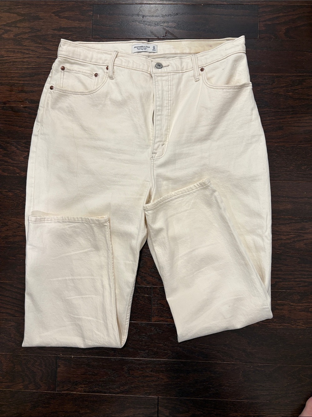 Abercrombie & Fitch Ultra High-Rise Ankle Straight Jeans in Cream
